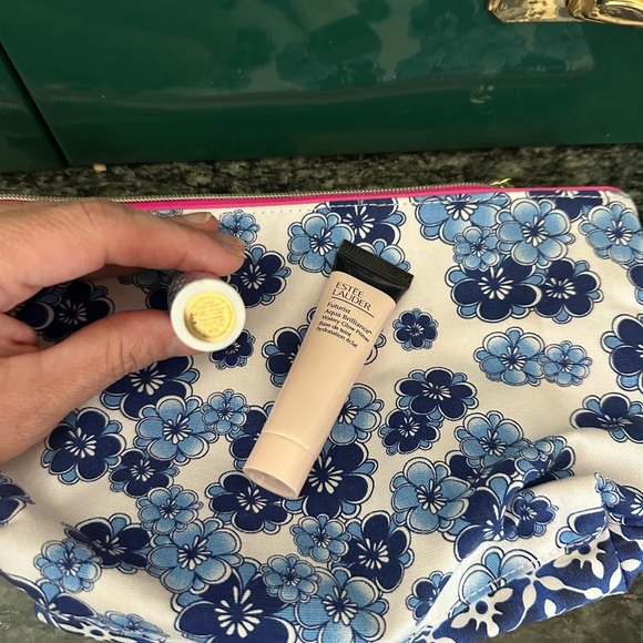 Estee Lauder Makeup Set with Blue Floral Bag - Picture 4 of 5